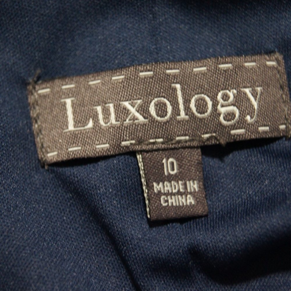 Luxology Bell Sleeves Dress - Picture 6 of 6